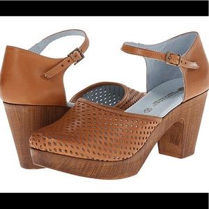 Eric Michael Sadie Sandal